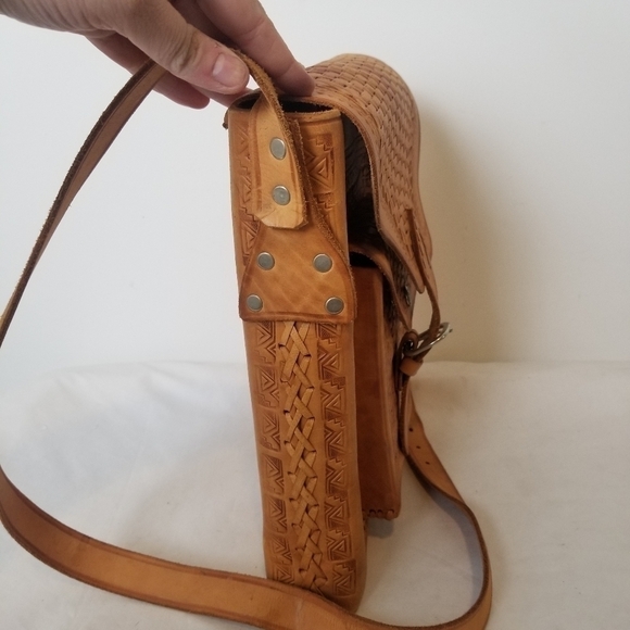 LARGE Vintage Mexican Tooled Leather Bag Crossbody Bag Great Condition S… - Picture 4 of 9